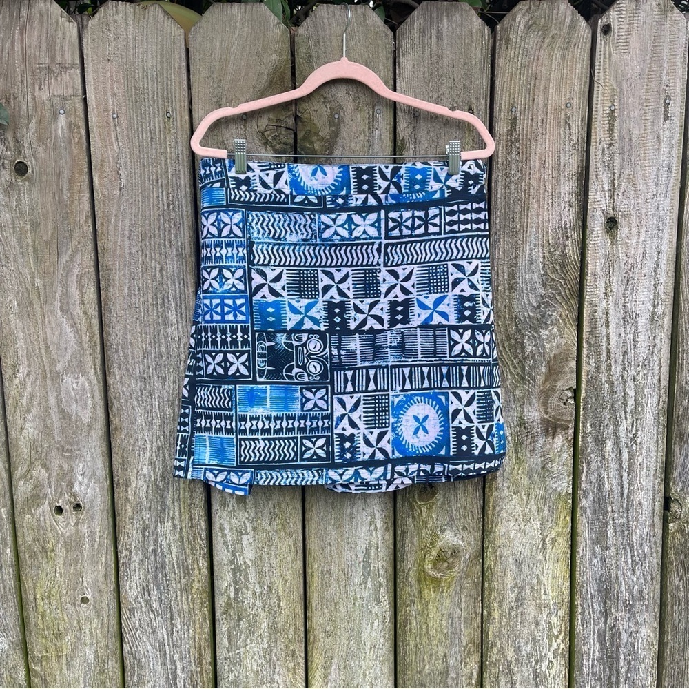 RipSkirt Hawaii Wrap Skirt, Blue Geometric Sand Dollar Print - Large (Length 1)
